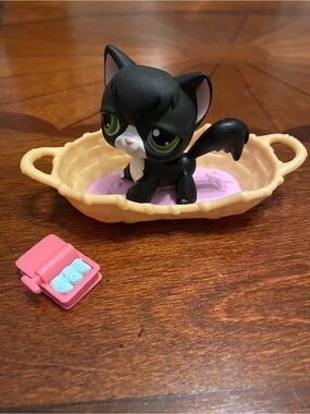 Littlest Pet Shop #55 Black Angora Cat with Extras